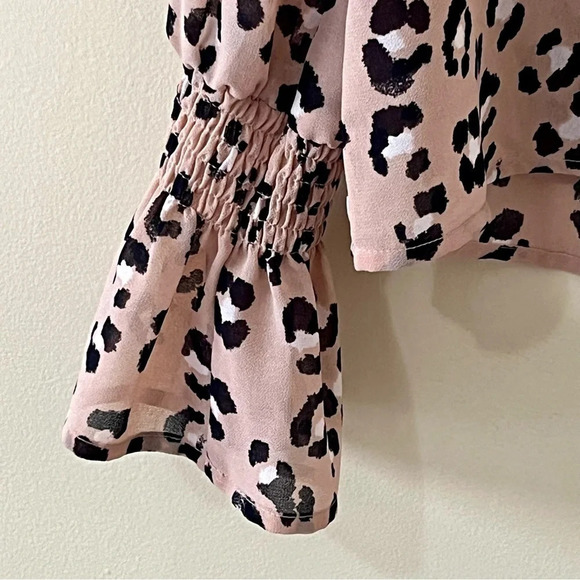 A New Day| Flowy V-Neck Animal Print Bell Cuff Long Sleeve Feminine Shirt Size M - Picture 4 of 6
